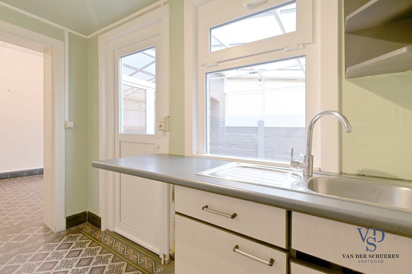 Te renoveren gezinswoning. 