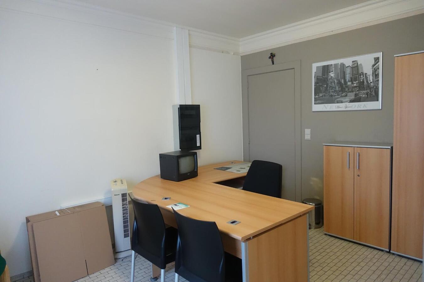 Handelsruimte/Bureau op commerciele ligging 