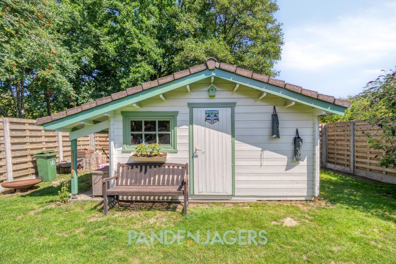 Modern en lichtrijk halfopen bebouwing op uitzonderlijke locatie te Kontich 