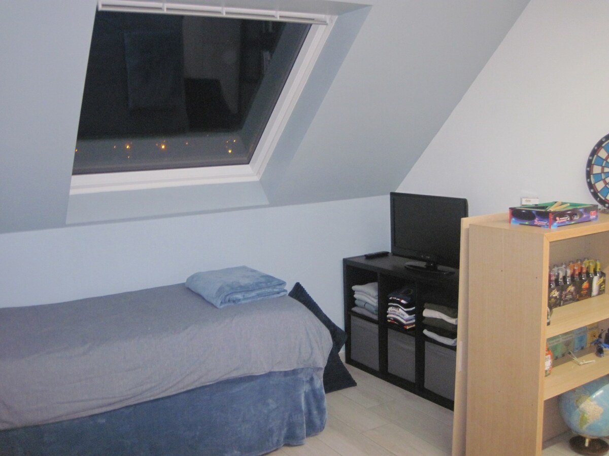 LUXUEUS 3-SLPK-APPARTEMENT  (zonder vaste kosten!). 
