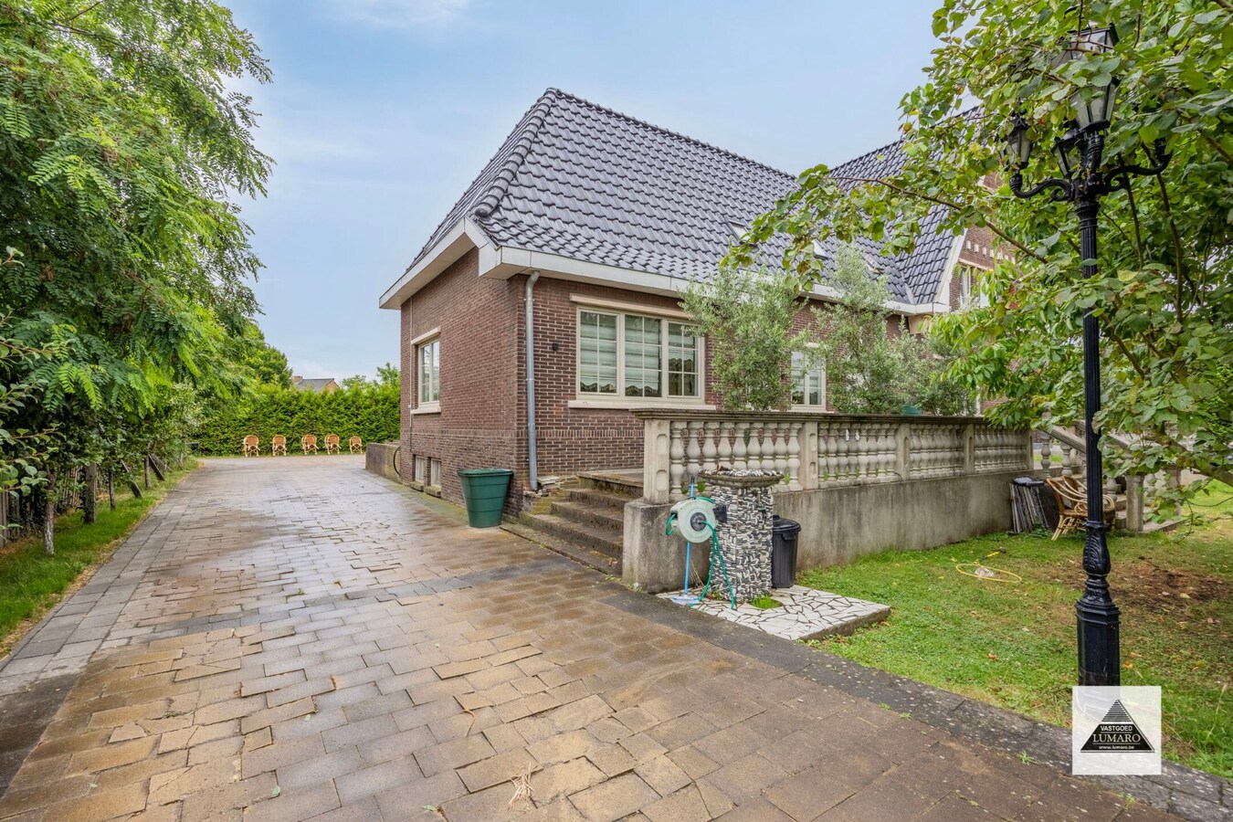 Villa / praktijk / BenB/ kamerwonen /... - Koolmijnlaan 11, Houthalen - perceel 2.700 m². 