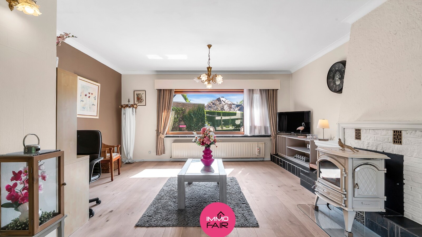 Charmante vrijstaande woning met 4 slaapkamers en aparte entiteit 