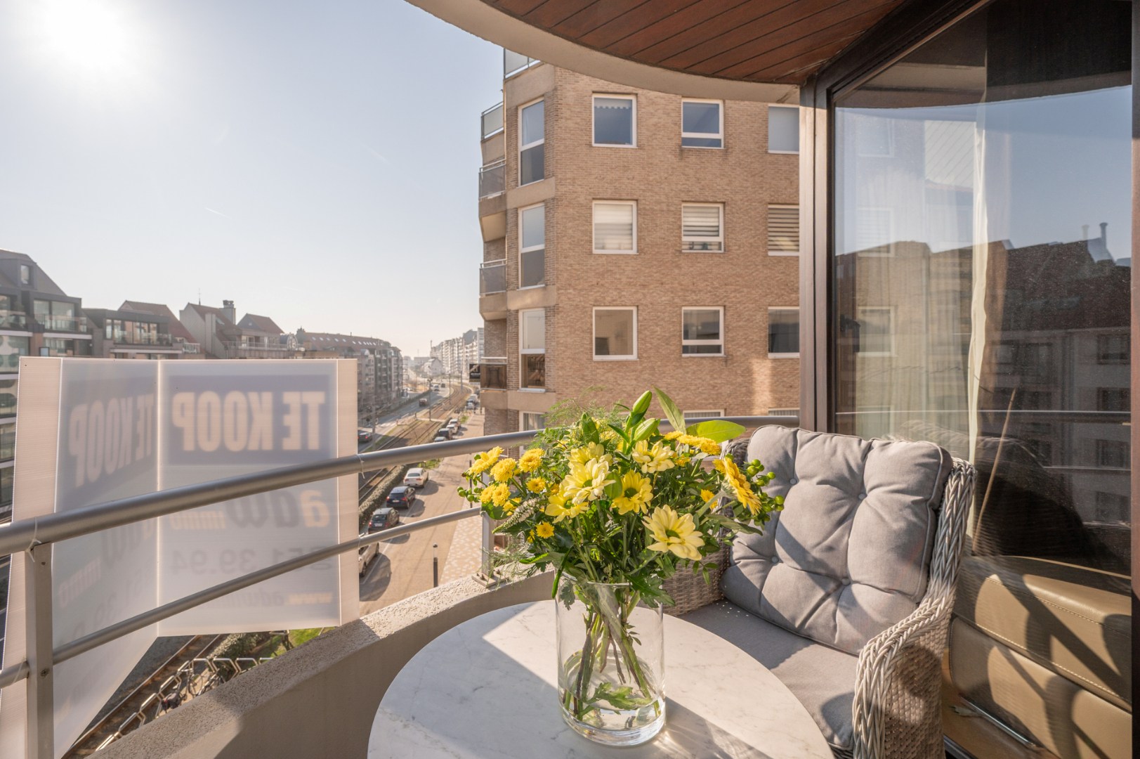 Uiterst ruim appartement met 3 slaapkamers en 2 badkamers 