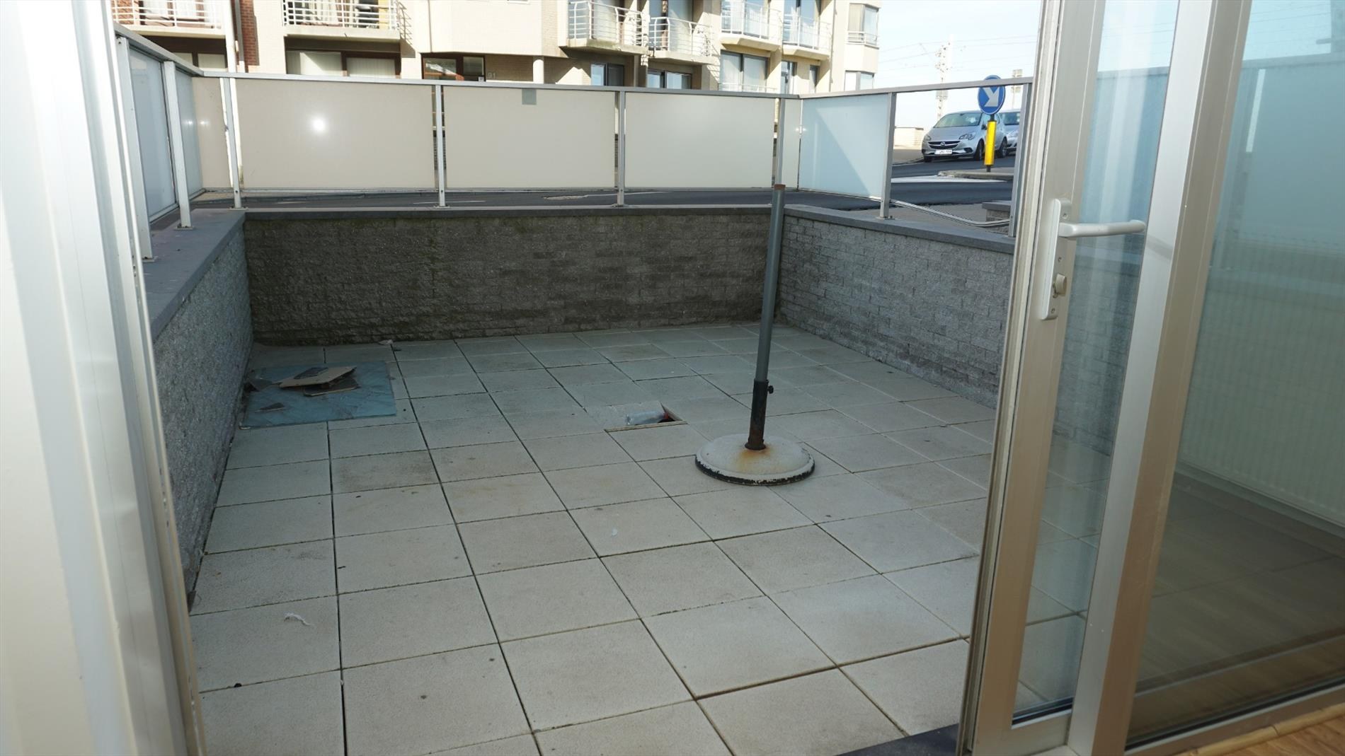 APP. AU REZ-DE-CHAUSSEE AVEC TERRASSES A 50 METRES DE LA DIGUE 