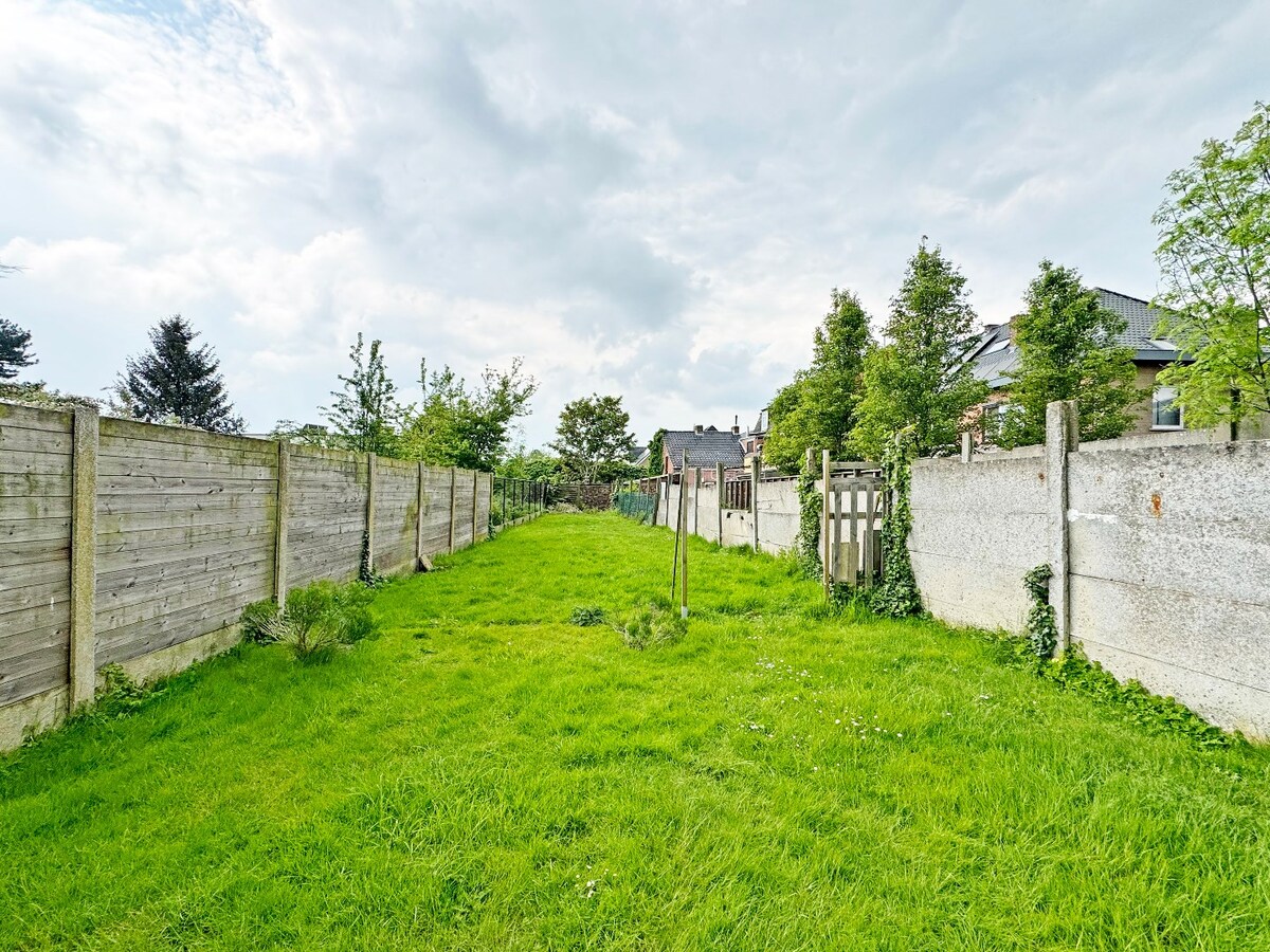 Te renoveren woning met 3 kamers en tuin centrum Herzele 