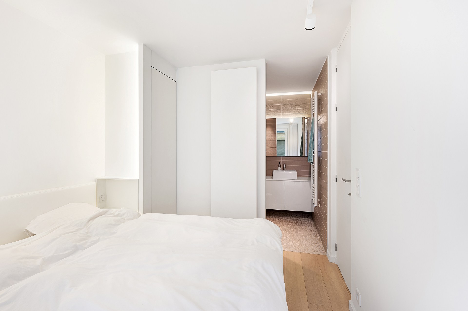 Appartement confortable avec 2 chambres dans un bâtiment récent, situé au centre de l'avenue Fincentlaan à Knokke. 