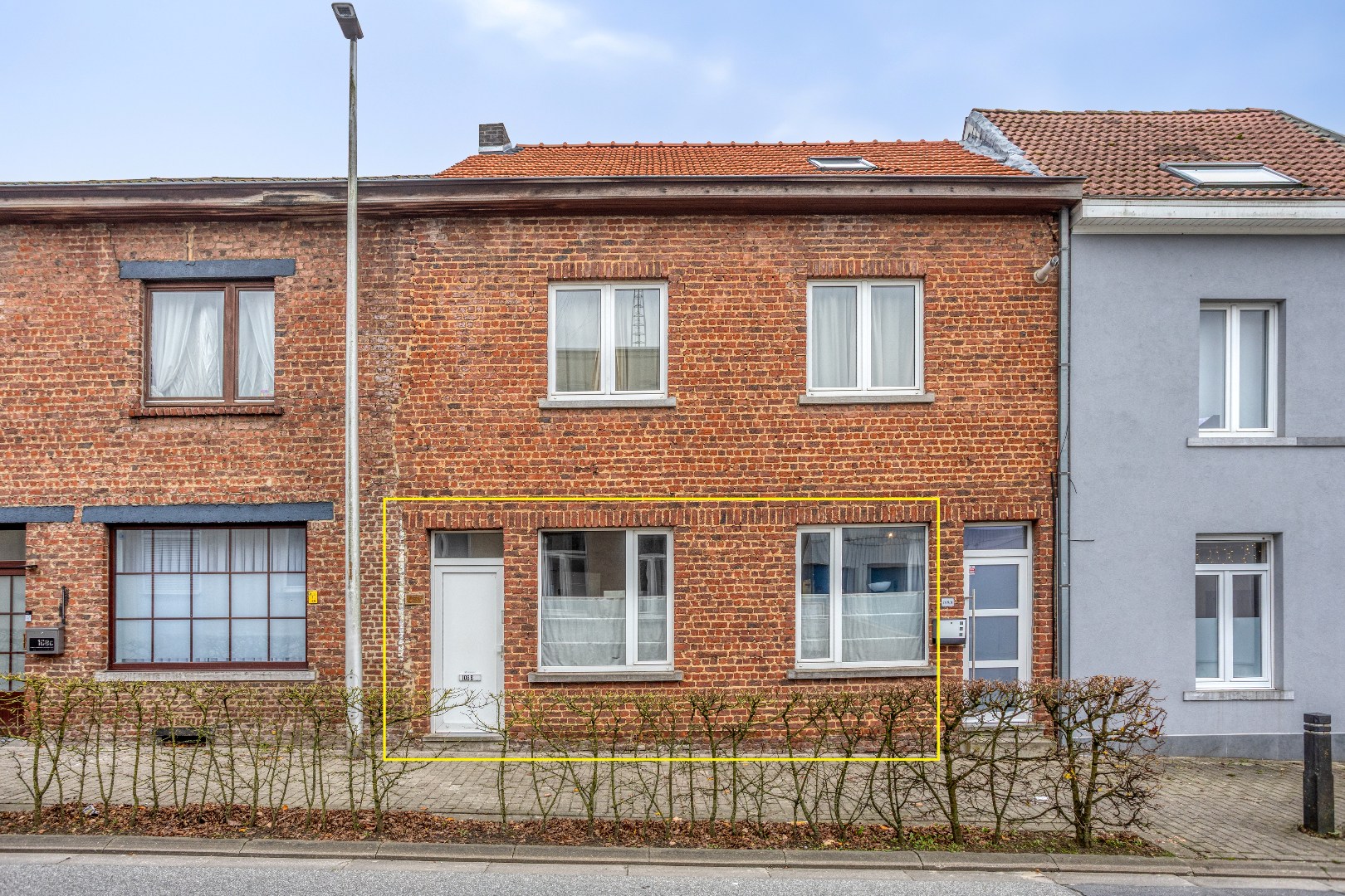 Gelijkvloersapp. 1 slpk met private koer op gunstige locatie te Halle 