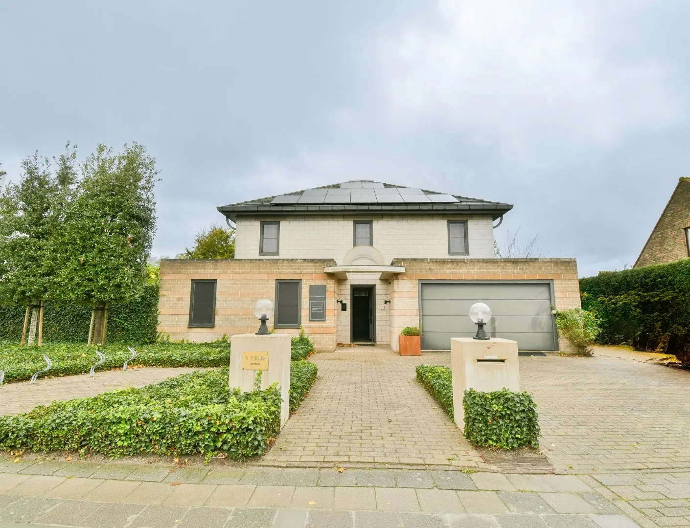 Prachtige Villa met Zwembad in het hartje van Oudenburg Te huur. 