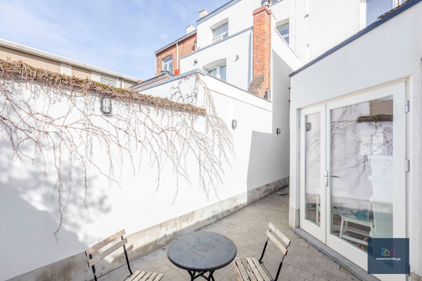 Opbrengsteigendom met 9 kamers - "COHOUSING" 