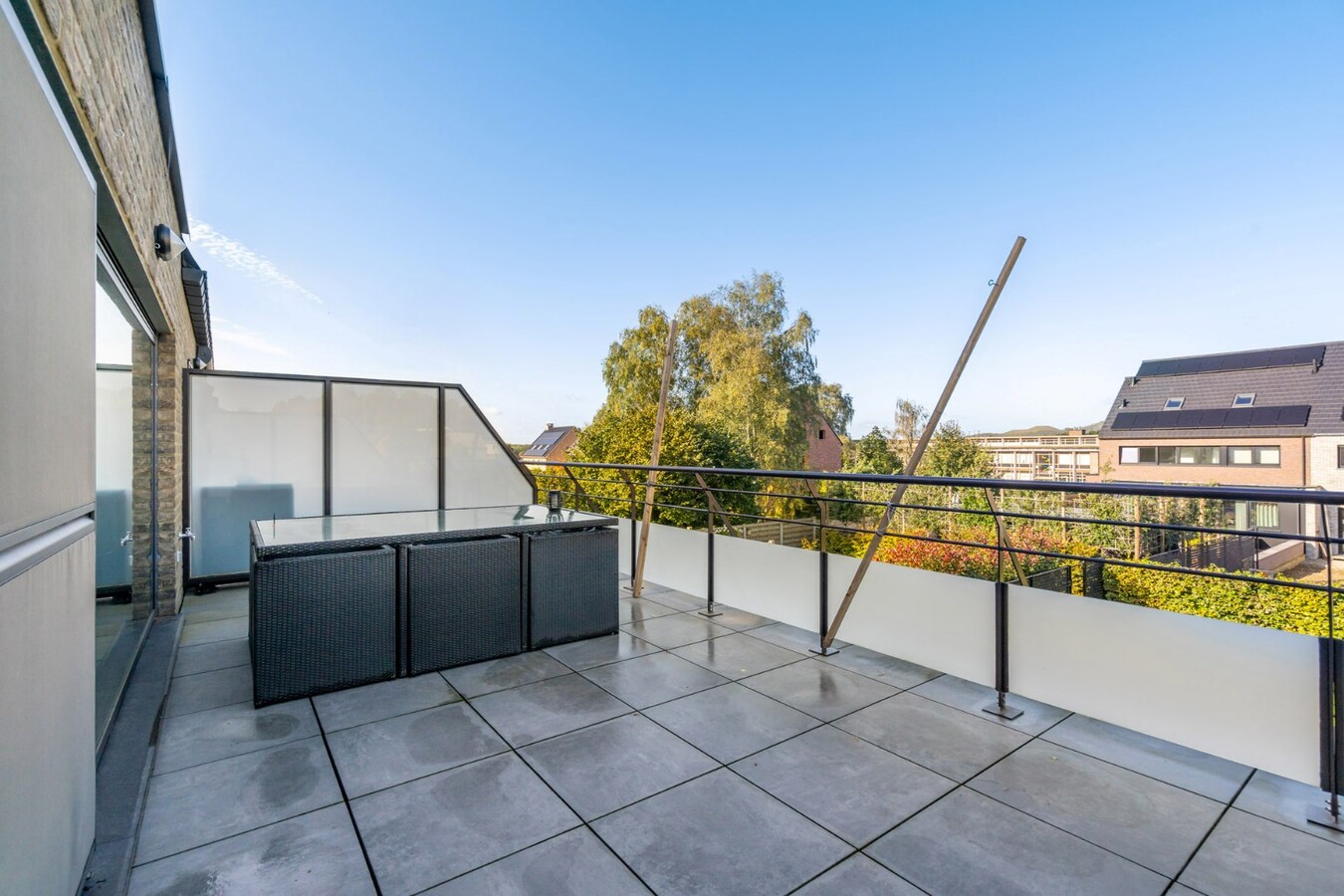 Modern 2 slaapkamer appartement met ondergrondse parkeerplaats. 