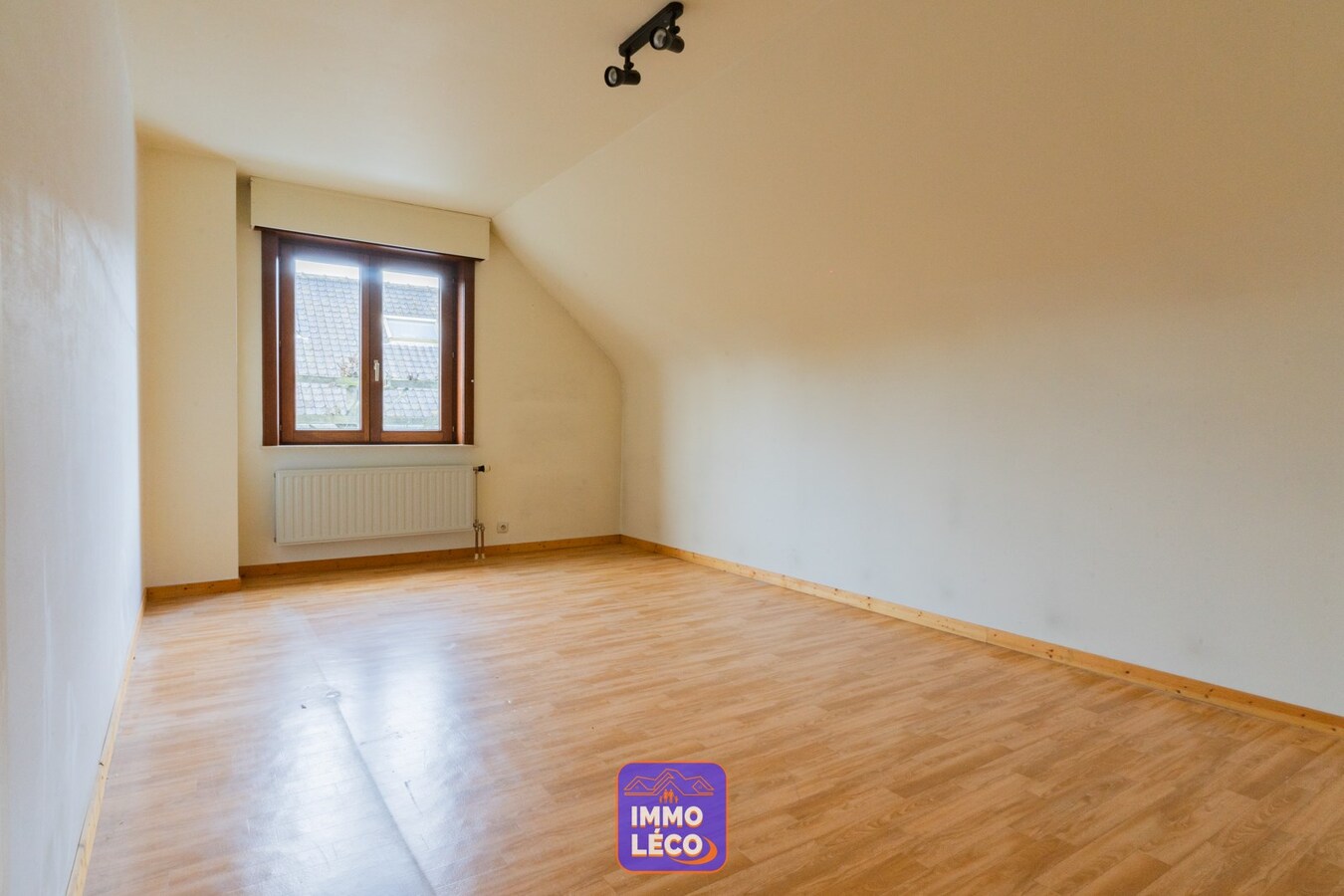 Villa avec garage, parking et jardin, secteur prisé "La Coquinie" ! 