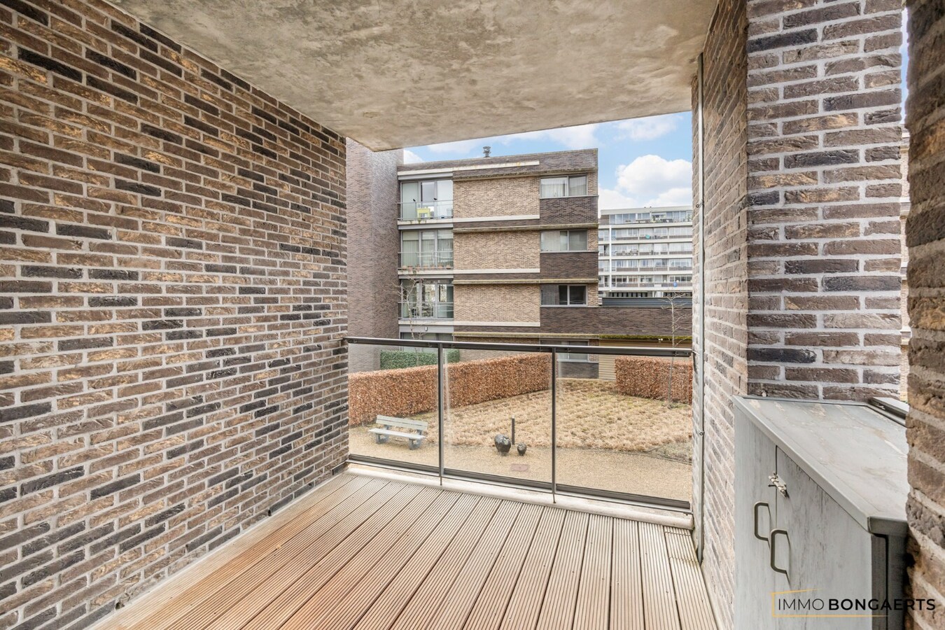 Ruim appartement met zicht op het stadsplein in het centrum van Genk 