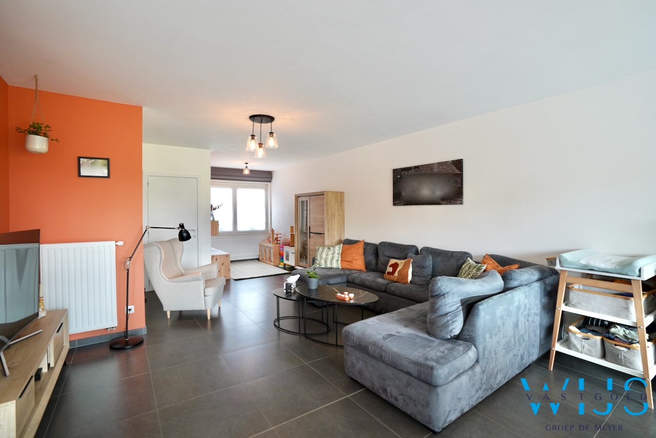 INSTAPKLAAR woonhuis met ZUIDgerichte tuin te Boekhoute ! 