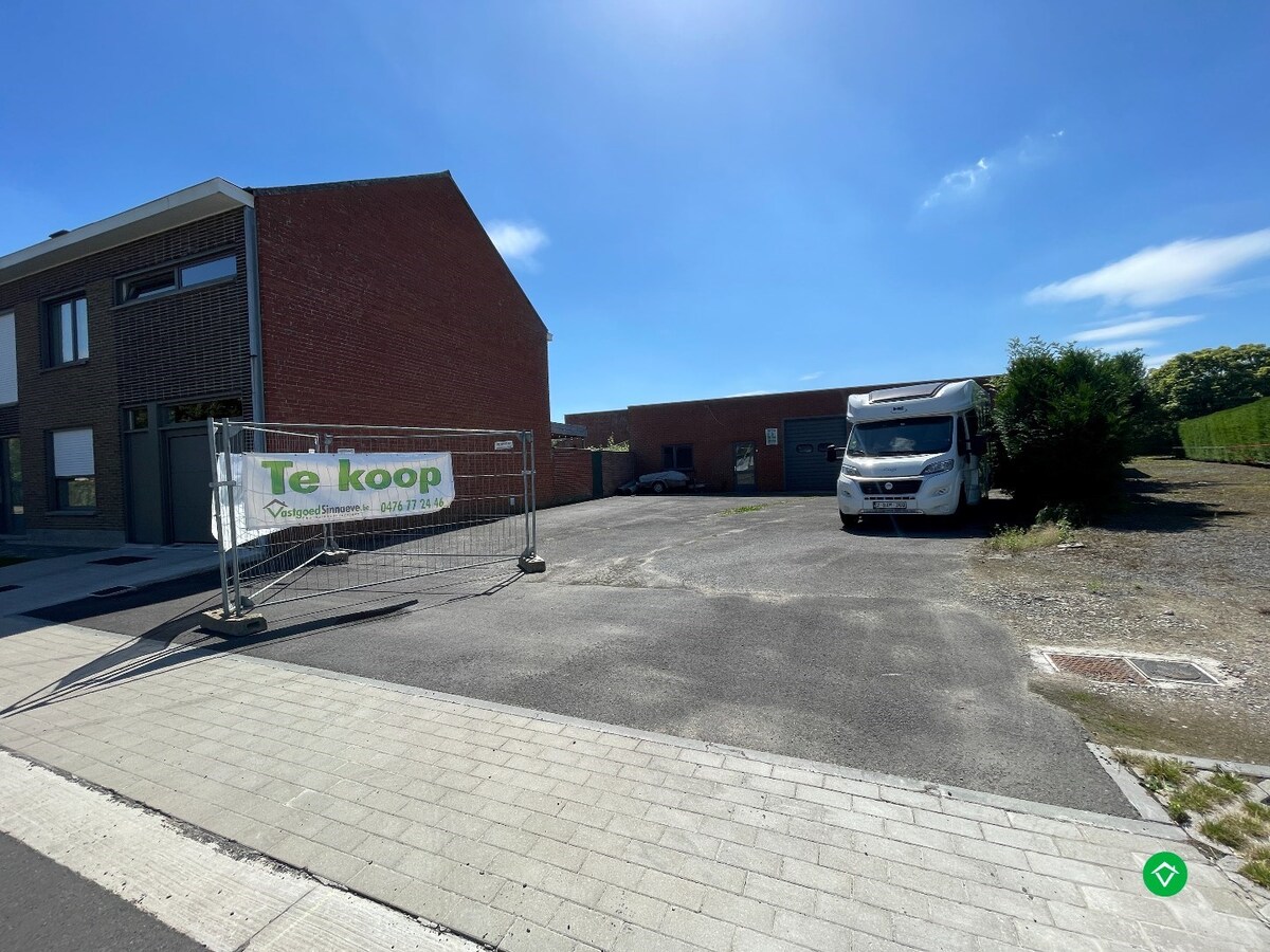 Opslagplaats op een perceel van 446 m² te Gits 