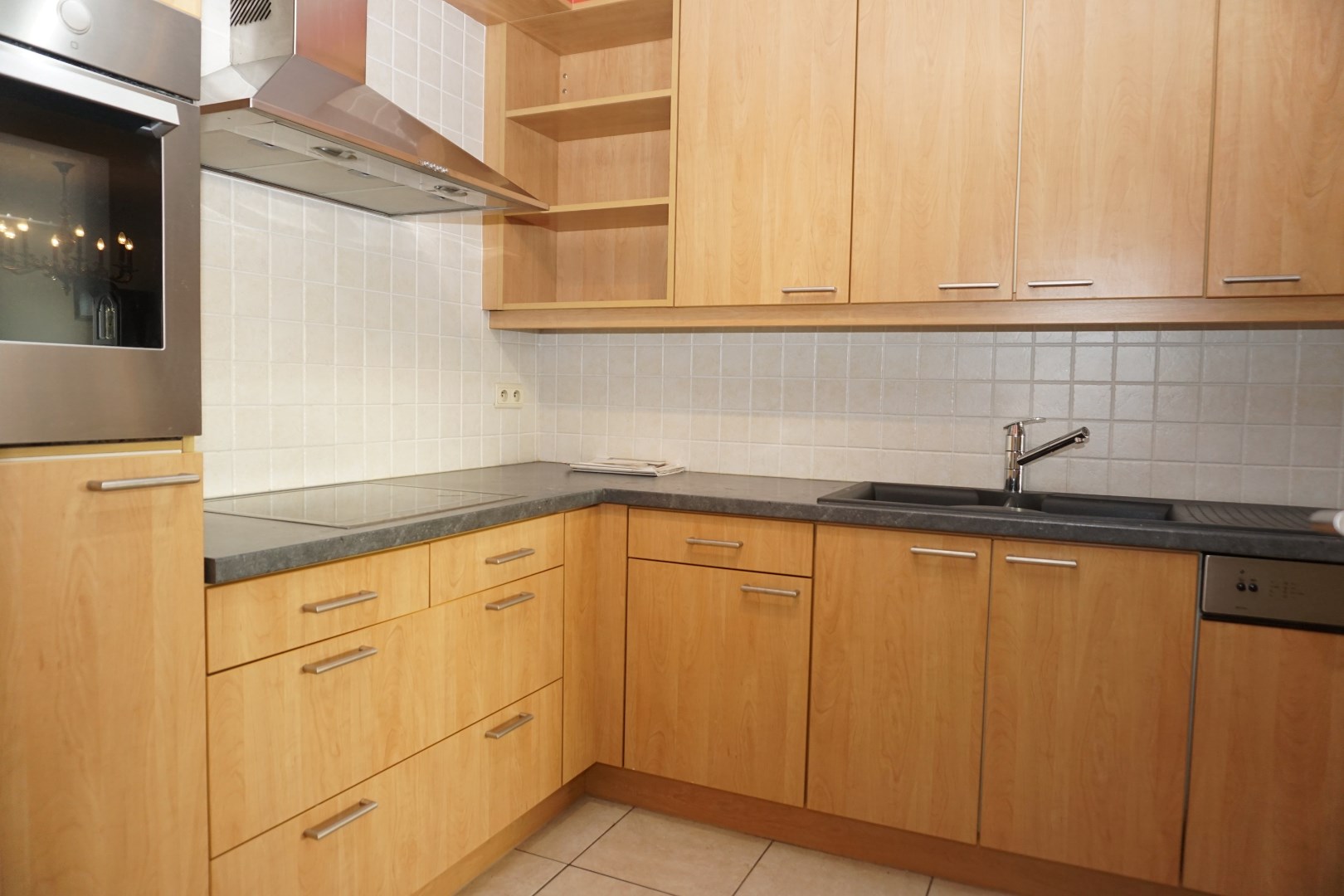 Appartement récent avec terrasse spacieuse à Ostende 