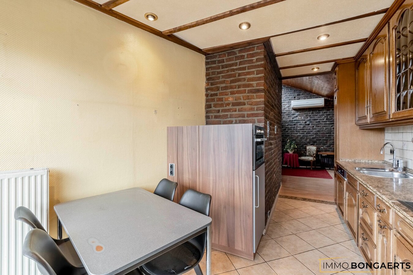 Ruime woning met vier slaapkamers 