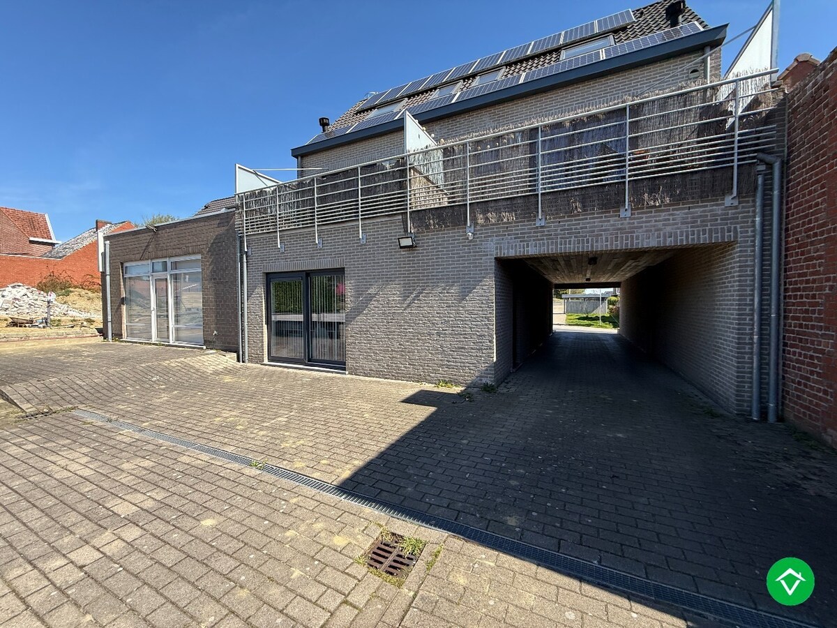 Duplexappartement met twee slaapkamers, zonneterras en parking te Moorslede 