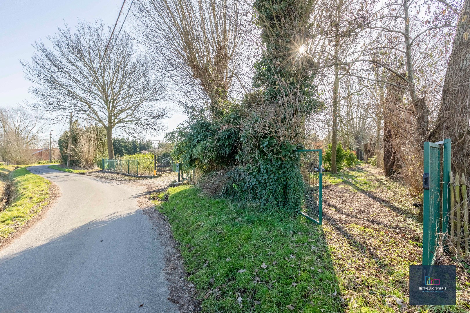 Te renoveren HOB op schitterende locatie te Drongen 