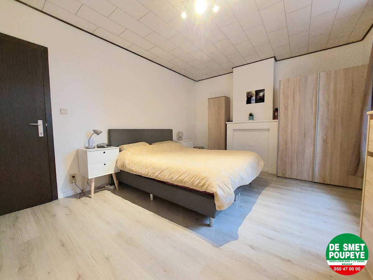 Verzorgde rijwoning op centrale ligging. 