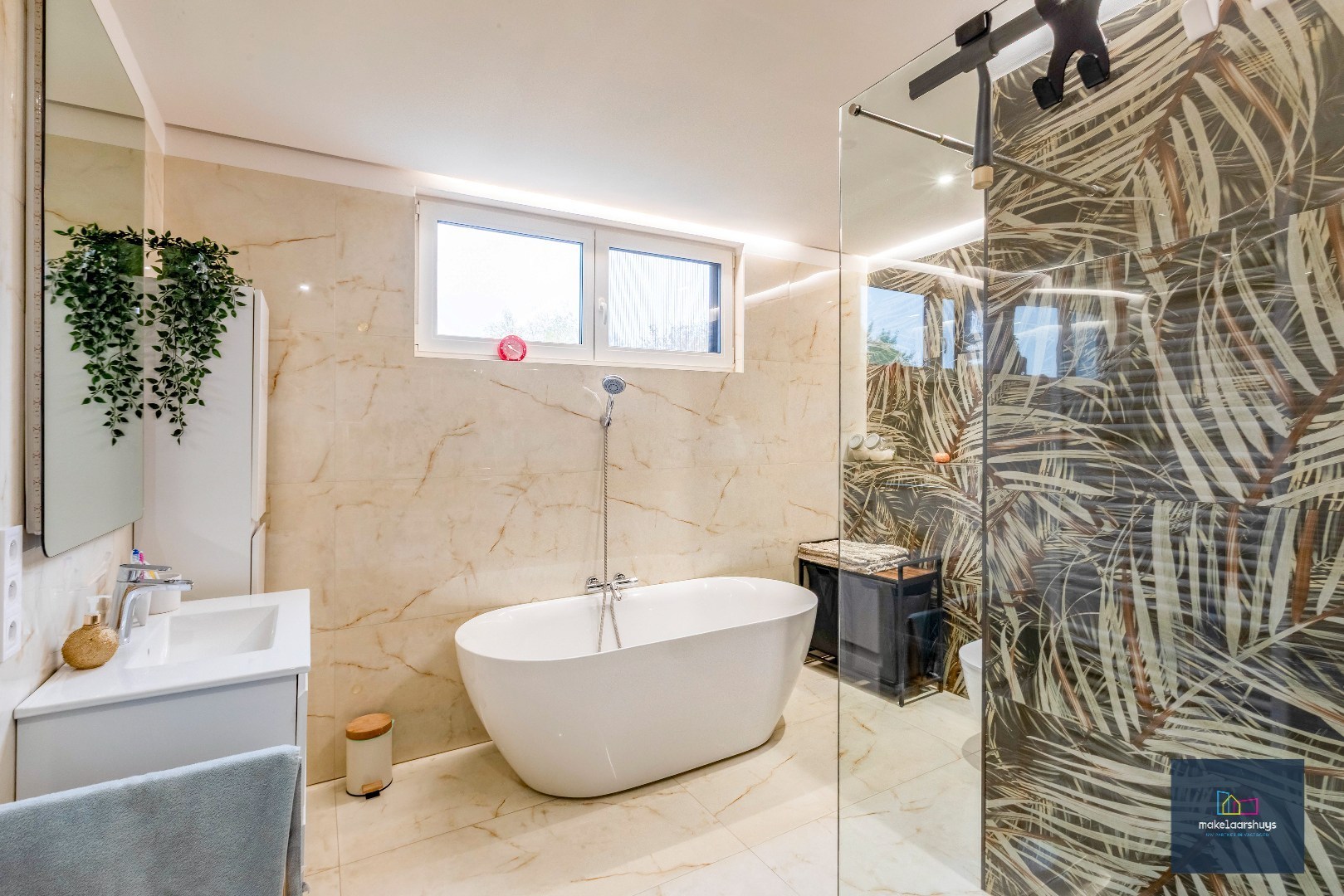 Energiezuinige instapklare woning met 3 slpk nabij centrum Gent 