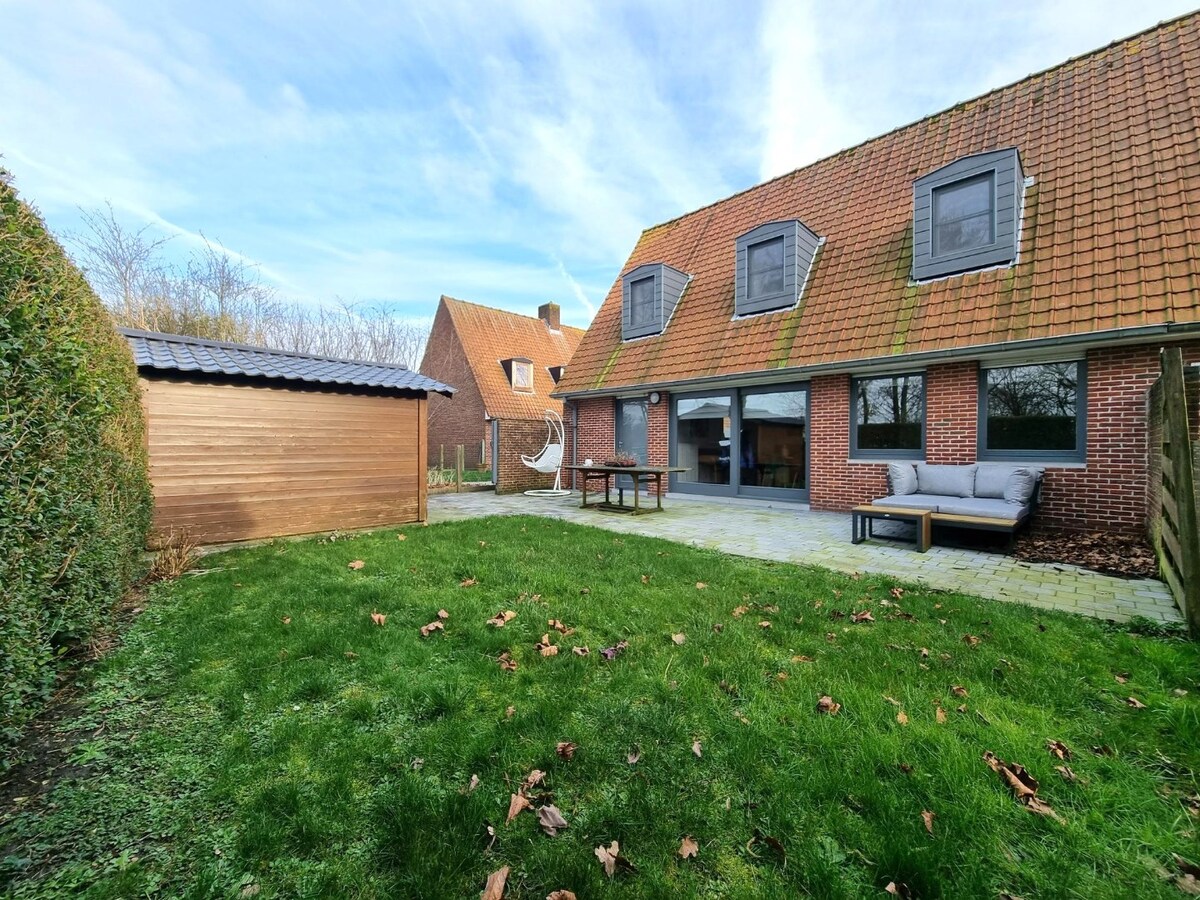 Zeer aangenaam gelegen halfopen woning te Dudzele 