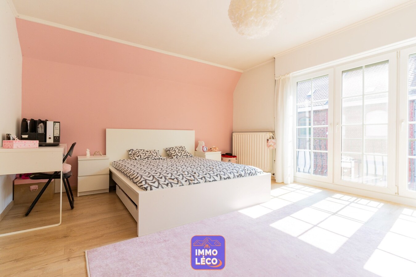 Superbe 3 façades avec jardin, garage, parking 4 voitures. COUP DE COEUR ! 