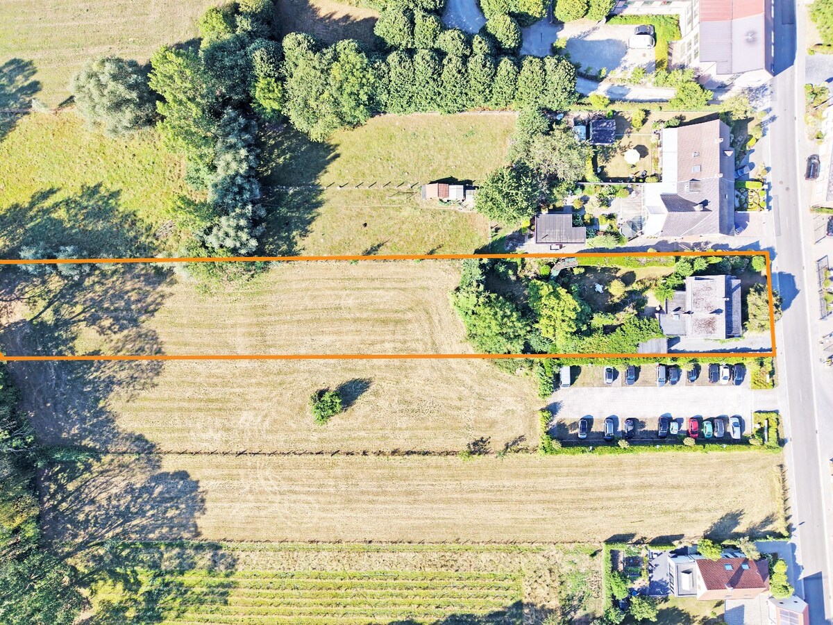 Ruime sixties villa op 3.630m² nabij dorpskern Steenhuize 