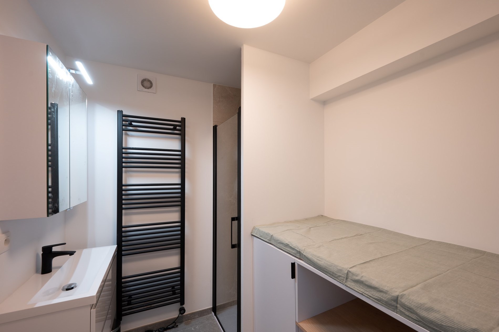 Luxe Gemeubileerd Vakantieappartement vlakbij de Zeedijk te Duinbergen. 