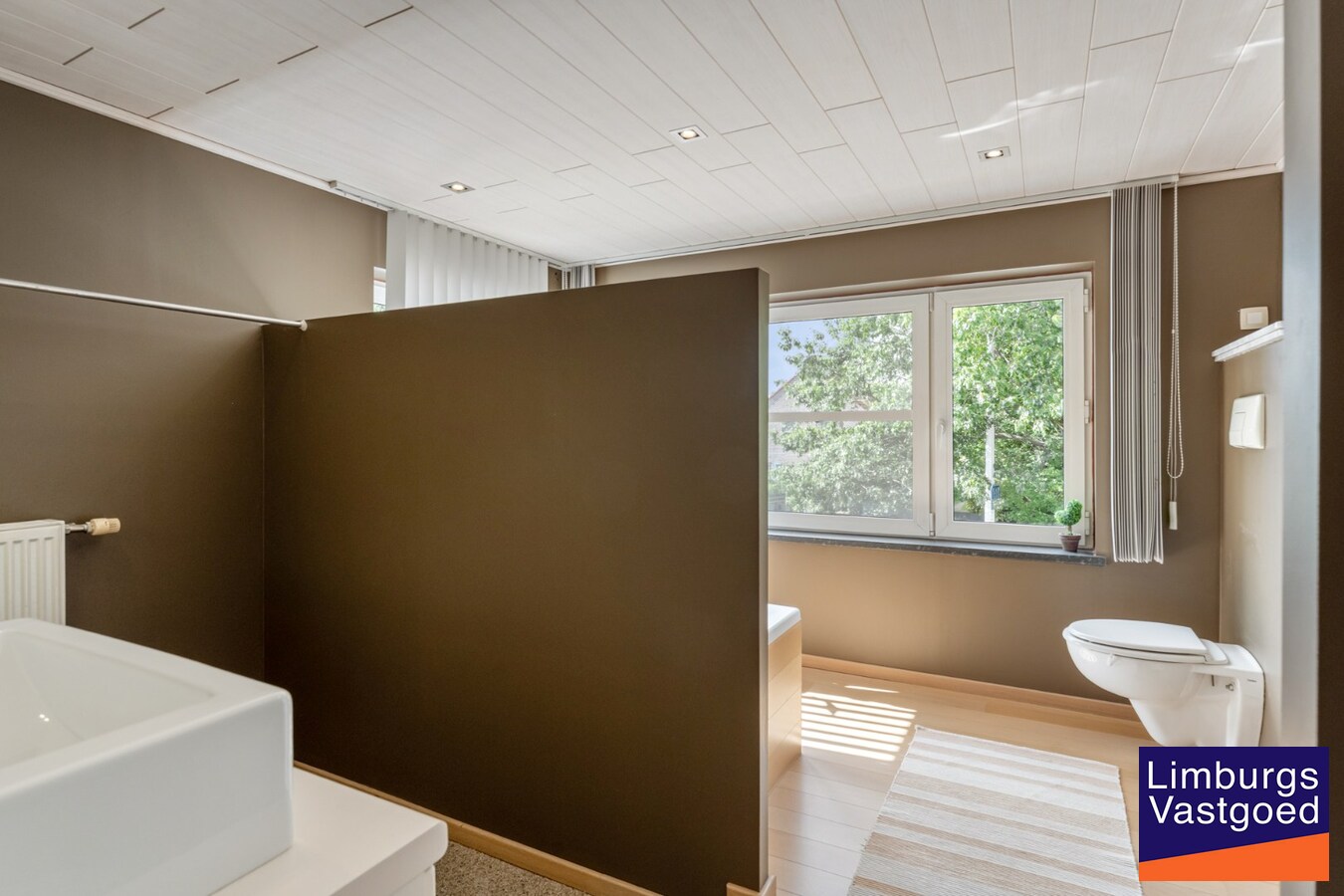 Centraal gelegen woning, 3 slpk, 181 m² bewoonbare oppervlakte, 3a 17ca 