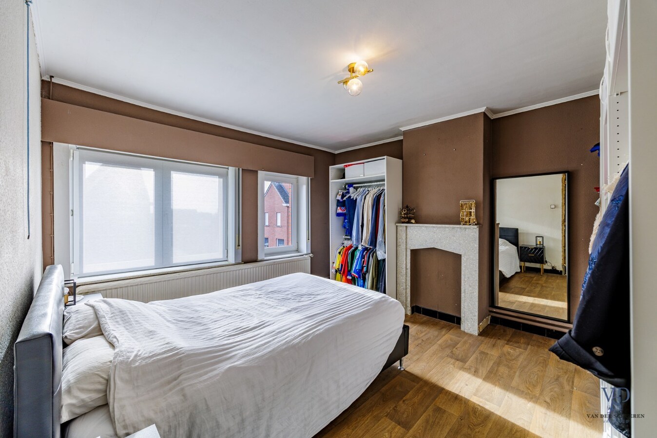 Ruime, deels gerenoveerde Half Open Bebouwing 