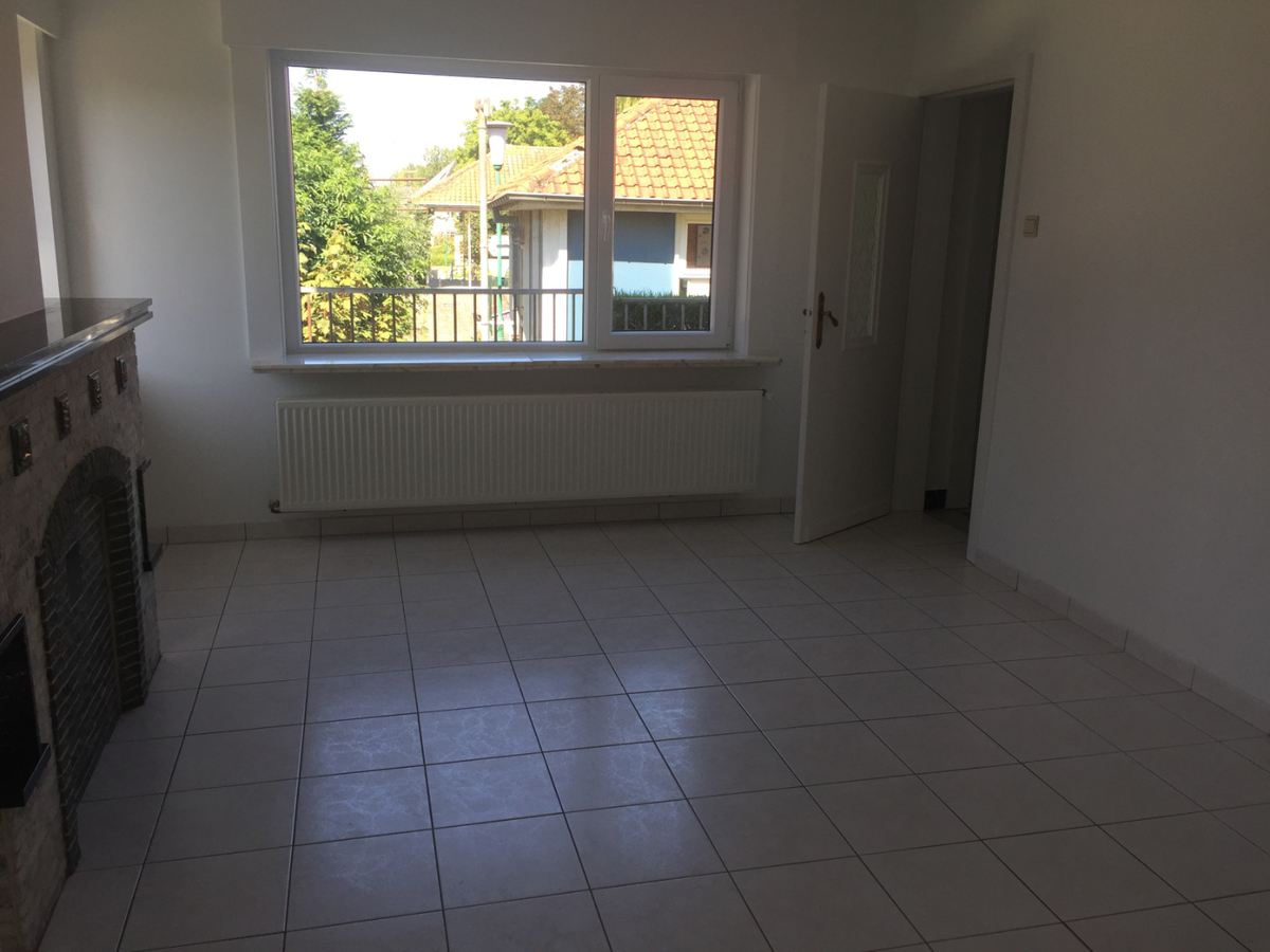 Aangename woning met tuin : zeer rustig gelegen én op slechts 50 m van de Gaverse Markt. 