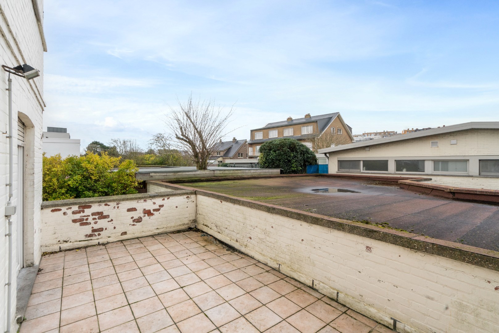 Te renoveren 3 slaapkamer appartement vlakbij de Zeedijk van Zeebrugge 