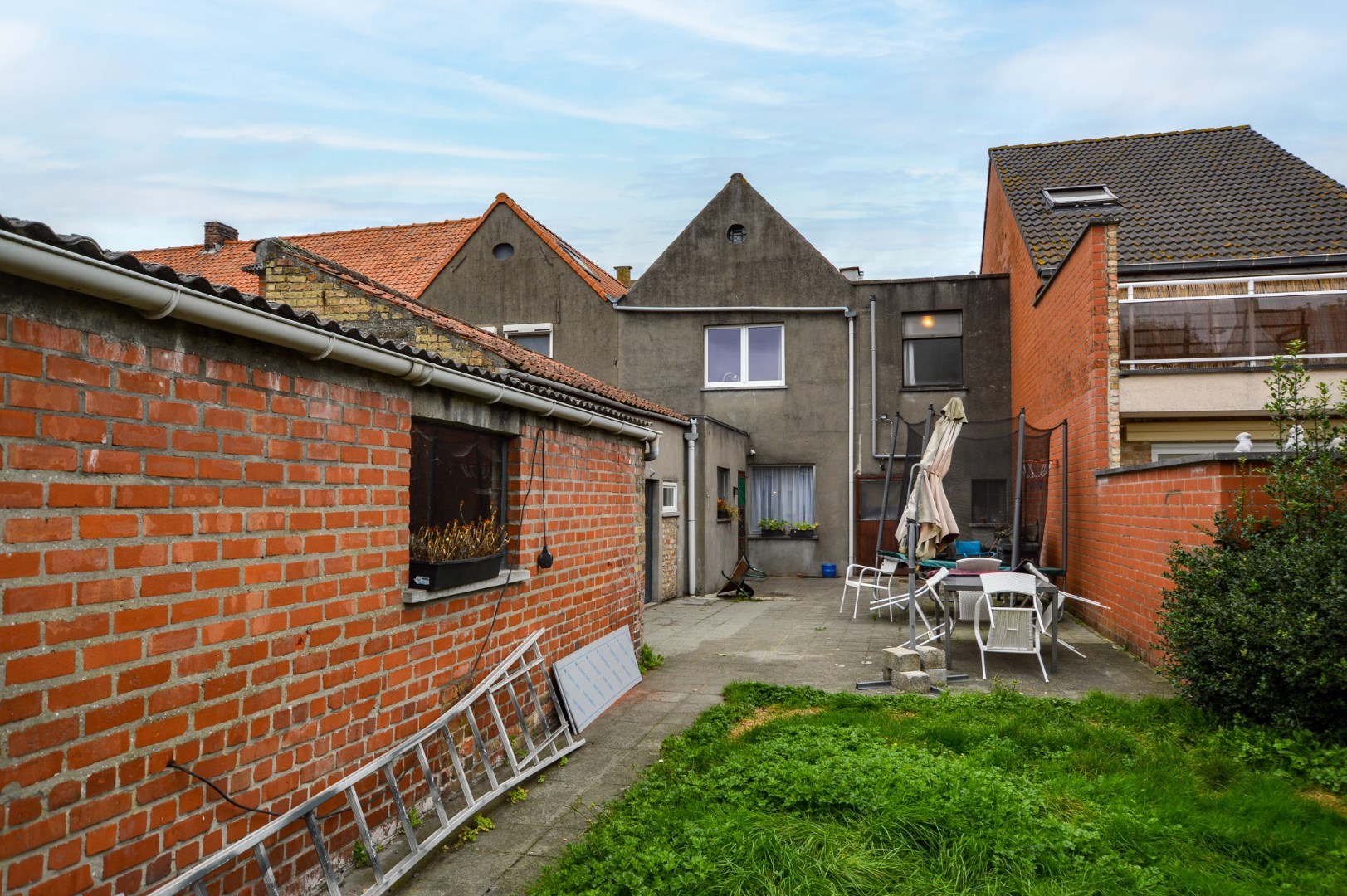 Te renoveren woning in centrum Eernegem 