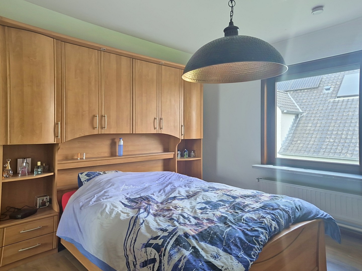 Woning met 4 slpks, tuin en dubbele garage 