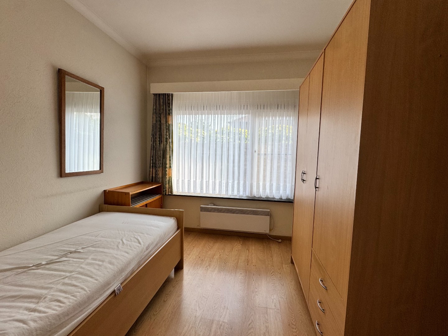 Woning op groot perceel met 3 slaapkamers en garage te Deinze 
