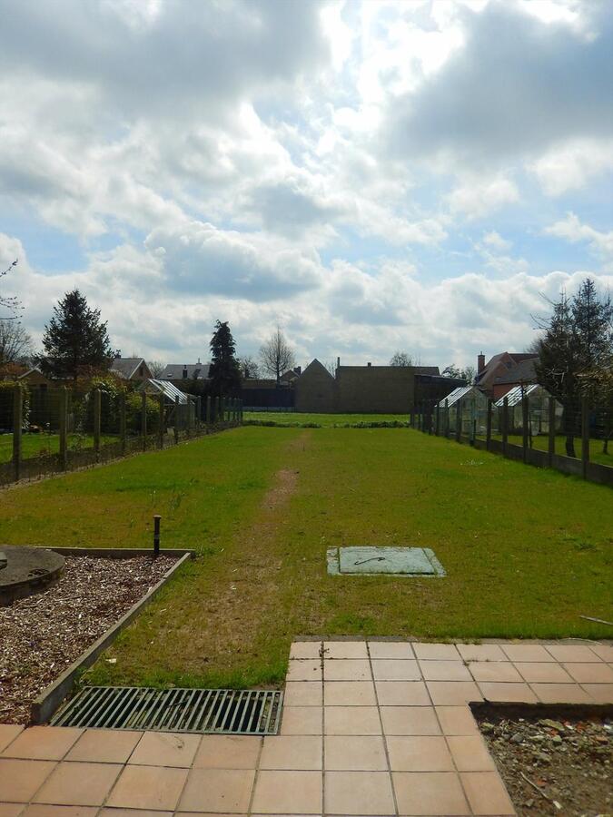 Ruime woning met zuidgerichte tuin 