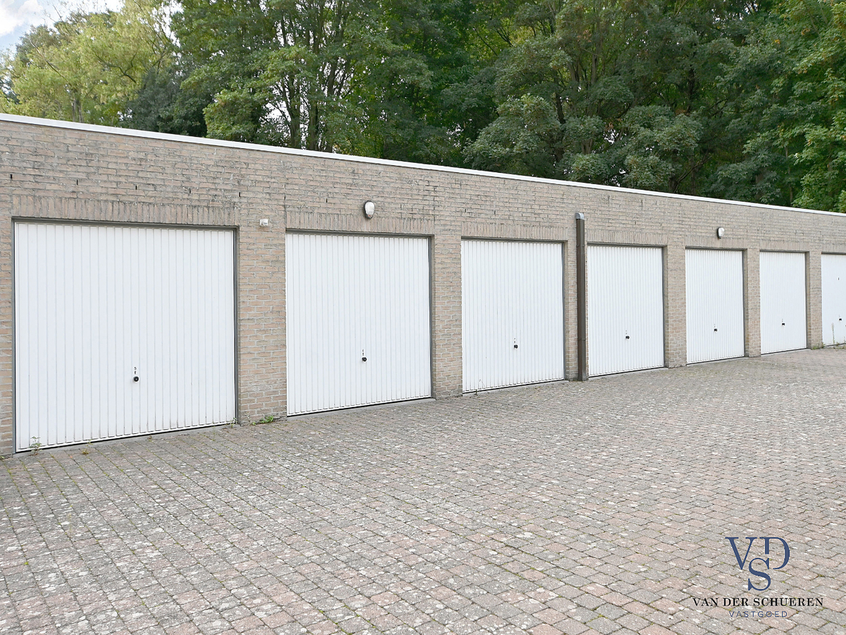 Tijdloos, ruim 1-slpk-appartement mét garagebox te centrum Gavere 