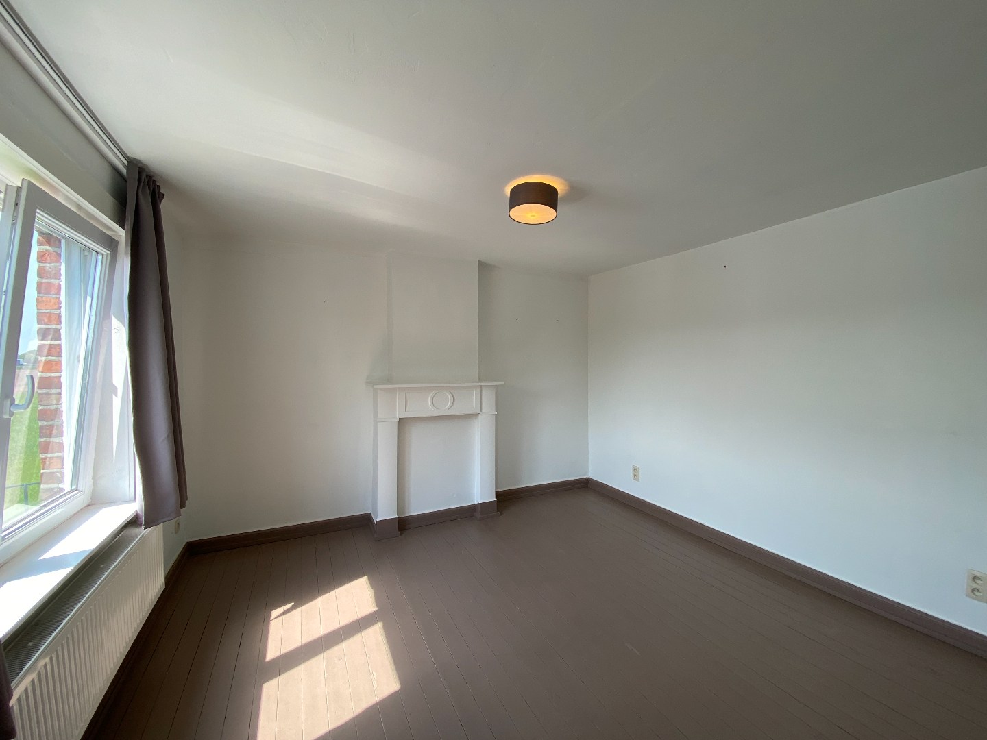 Ruime comfortabele halfopen woning met tuin en landelijk uitzicht! 