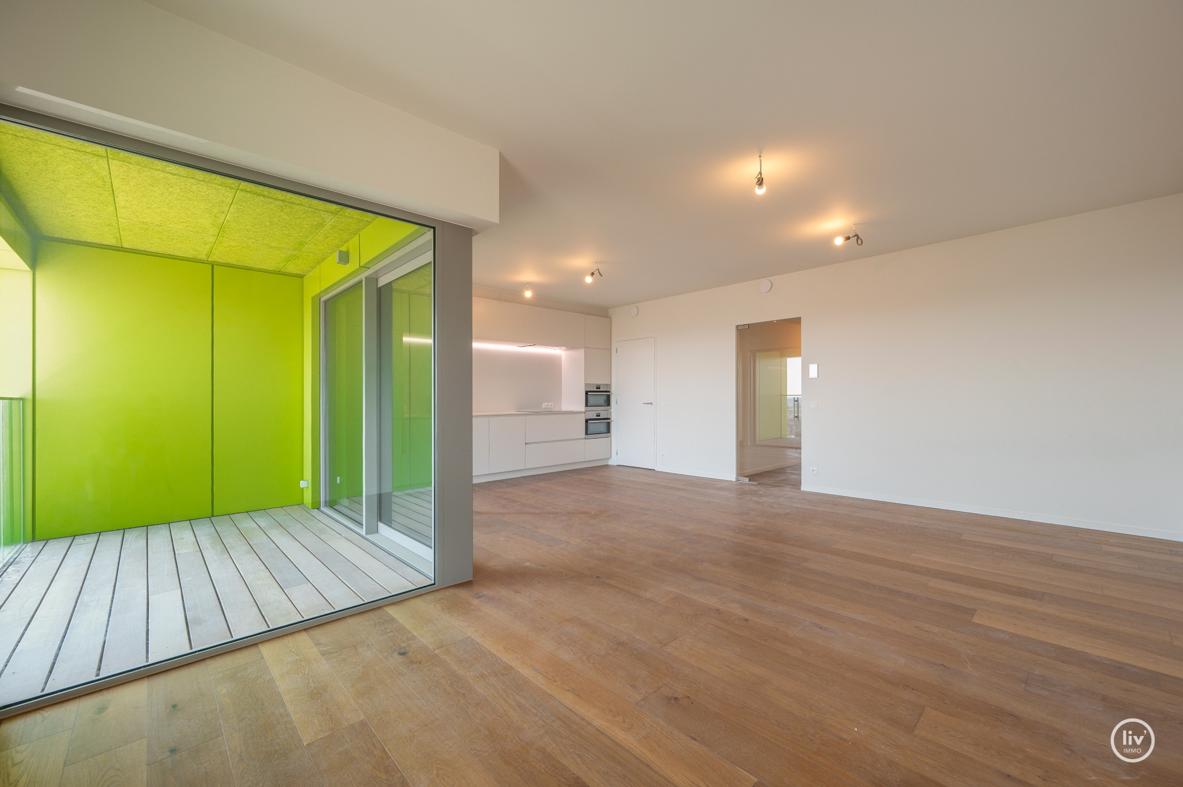 Centraal gelegen 3-kamer appartement te Res. Hoost met ruim terras genietend van zijdelings zeezicht! 