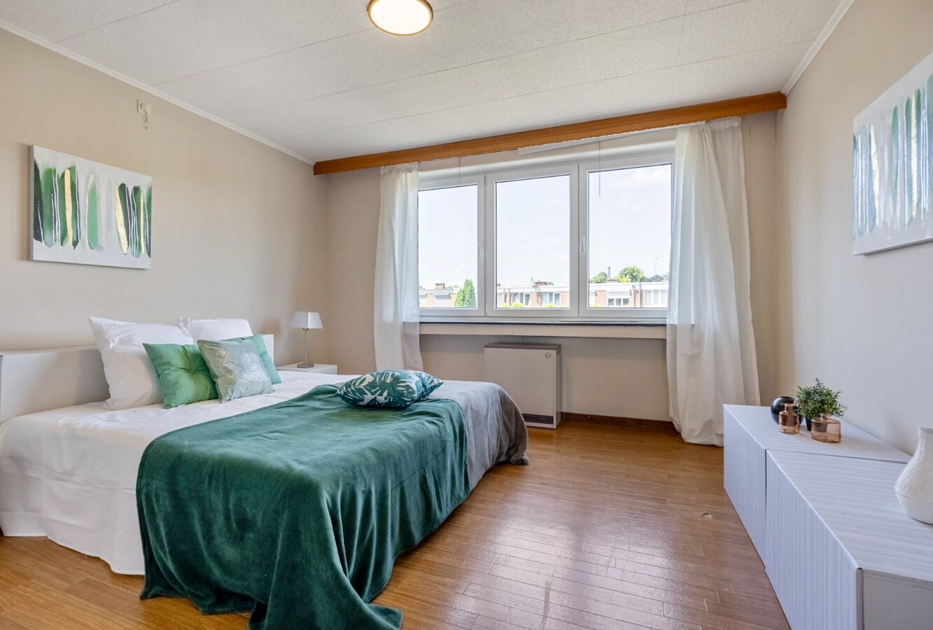 Ruime instapklare woning met 4 slaapkamers, tuin en garage. 