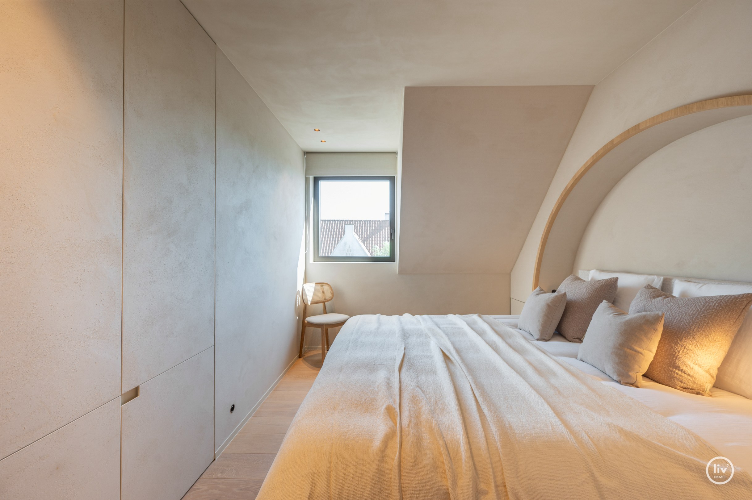 Luxe, comfort kortom een prachtig gerenoveerde woning in hartje Knokke. 
