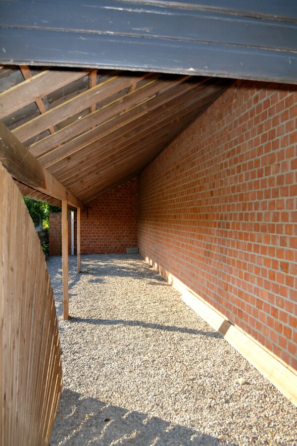 Woonhuis met 3 stallen op ca. 1,3ha te Scherpenheuvel 