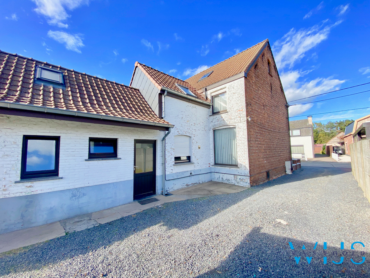 Op te frissen woonhuis op een mooi perceel te Ertvelde ! 