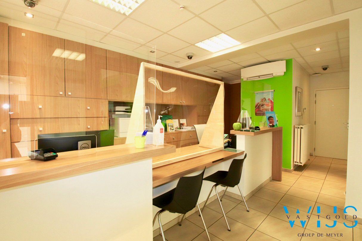 Zeer goed gelegen kantoor te CENTRUM ERTVELDE ! 