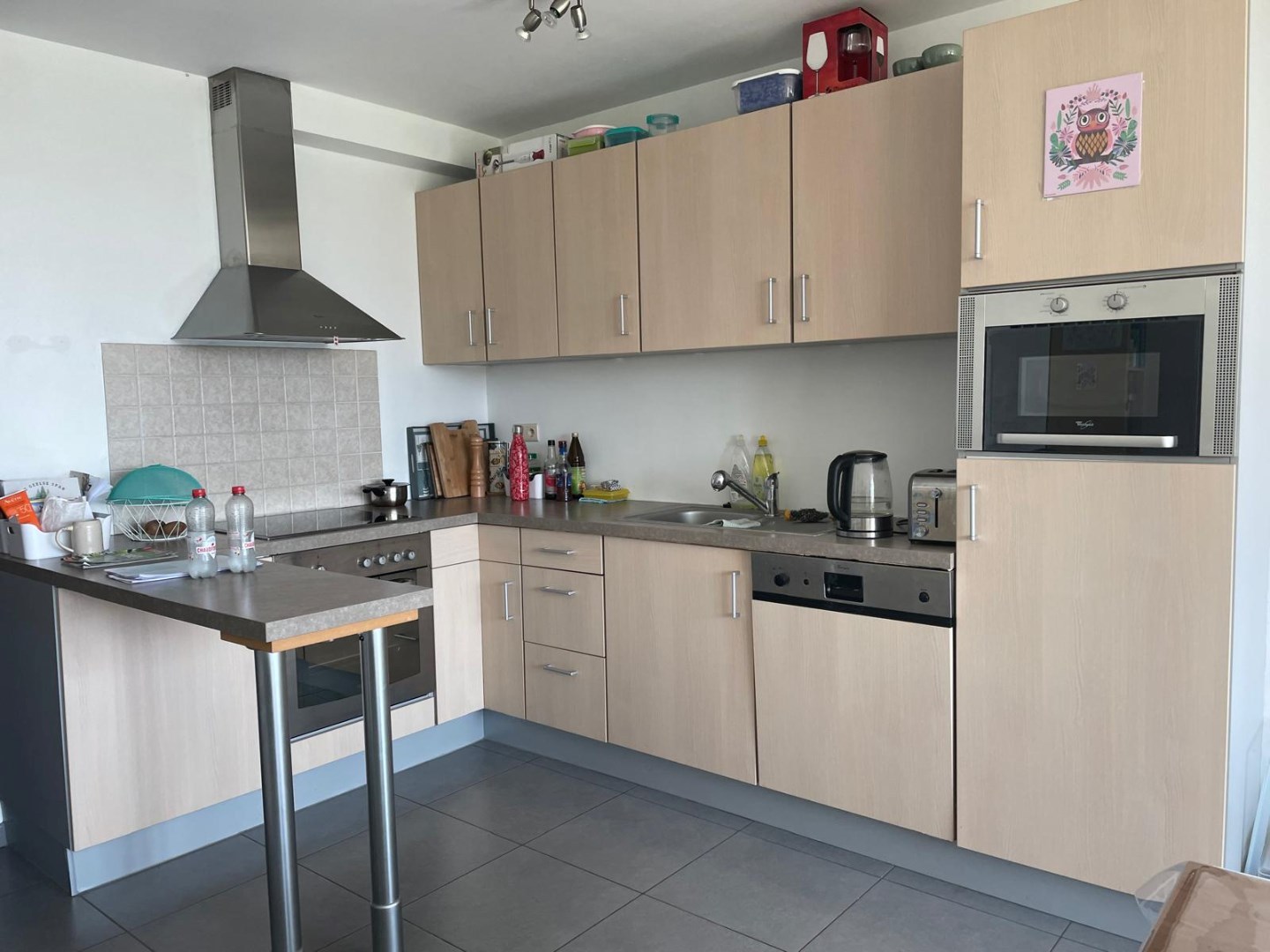 Instapklaar appartement met 2 slaapkamers en een garage in centrum van Geel 