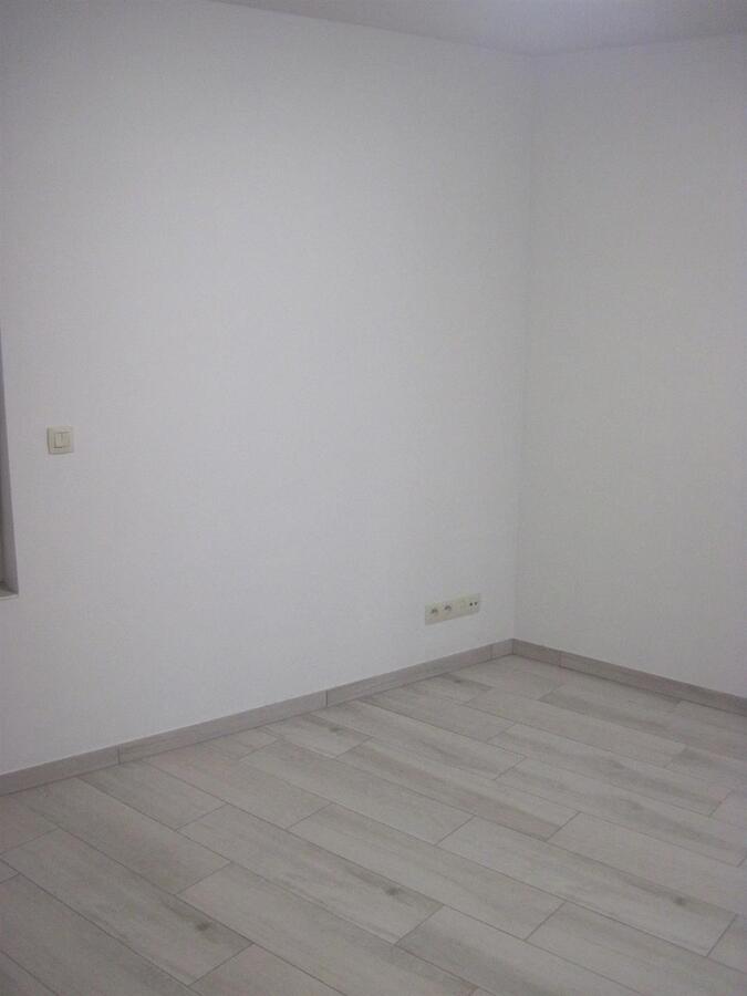 LUXUEUS 1-SLPK-APPARTEMENT   (geen vaste kosten !). 