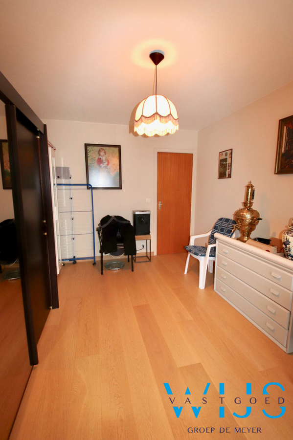 Instapklaar 2 slaapkamerappartement met terras te Wondelgem ! 