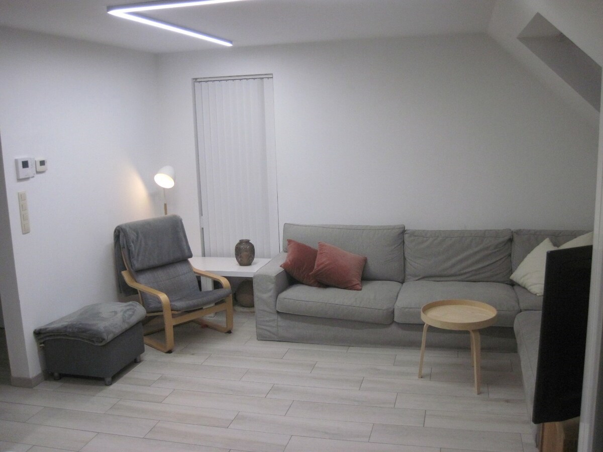 LUXUEUS 3-SLPK-APPARTEMENT  (zonder vaste kosten!). 