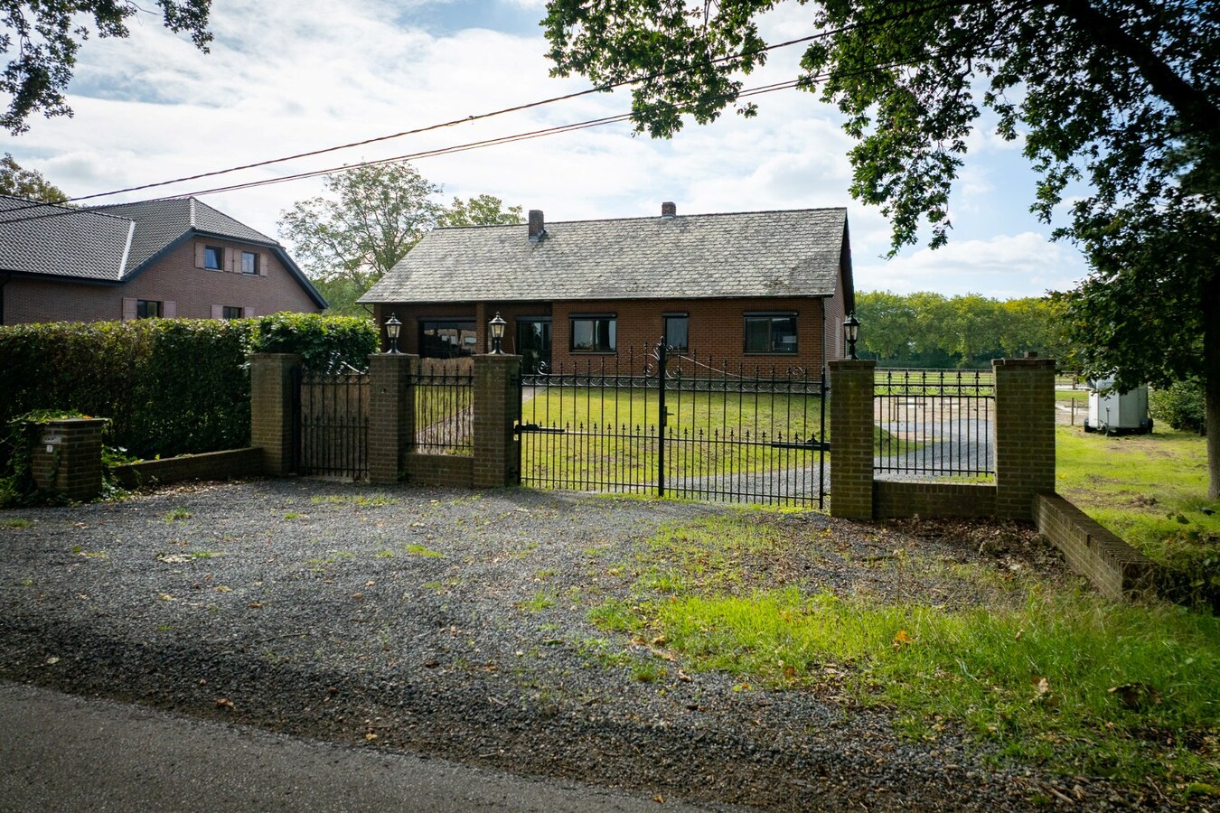 Landelijk gelegen woning met buitenpiste en weide op ca. 1ha te Bocholt 