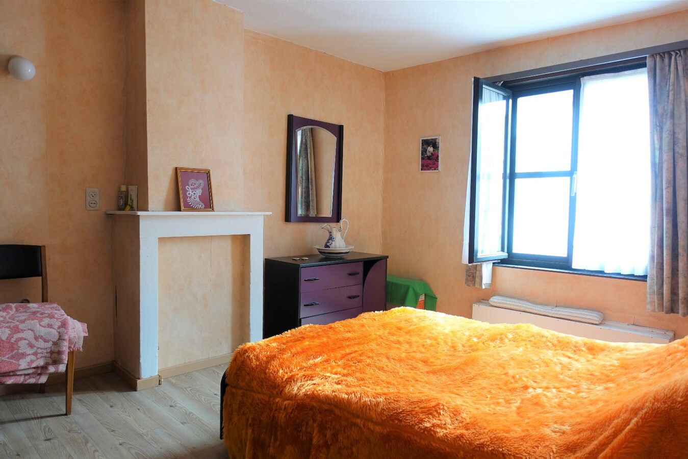 Te renoveren hoekwoning in hartje Gistel 